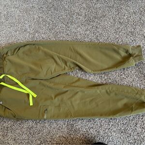 Figs Green Joggers with Elastic Waistband and Relaxed Fit